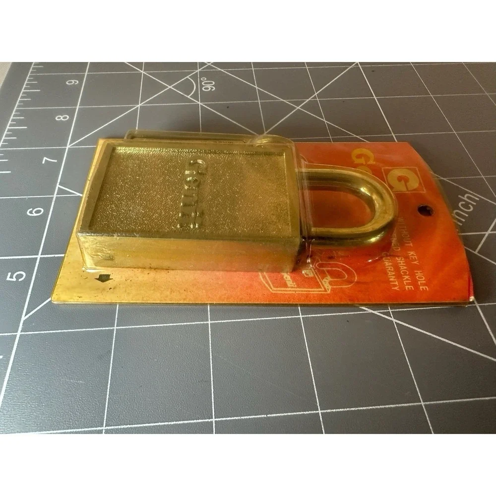 NEW Vintage Genii Magnetic Padlock w/2 Keys Non Pickable No Keyhole 37mm NIB